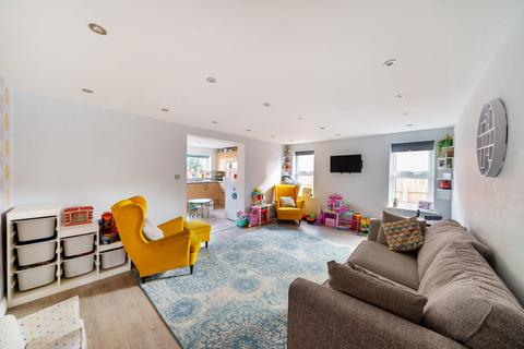 14 Common Lane, New Haw, Addlestone, KT15 3LH