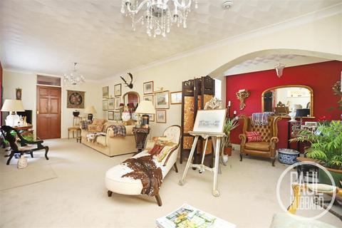 41 Cranleigh Road, Lowestoft, NR33 7EX