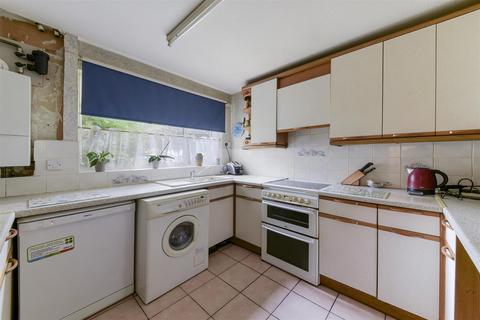 2 bedroom end of terrace house for sale, Lakers Rise, Banstead