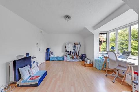 Studio for sale, Orchard Grove, Anerley, London