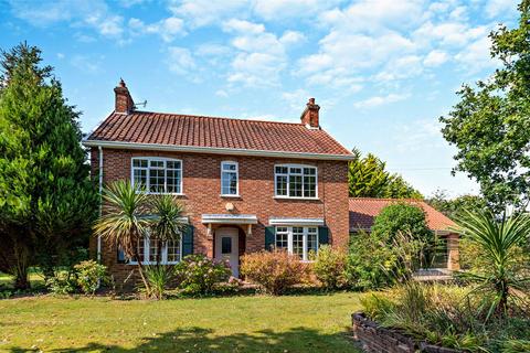 Norfolk House Back Road, Yelverton, Norwich, NR14 7GF