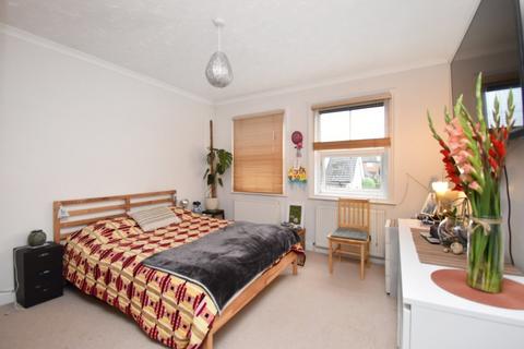 1 bedroom apartment for sale, Cottimore Lane, Walton On Thames, KT12