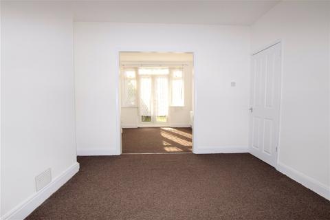 3 bedroom end of terrace house to rent, Gainsborough Gardens, London HA8