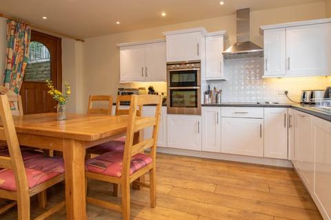 3 bedroom terraced house for sale, Bowskills Yard, Settle, North Yorkshire, BD24