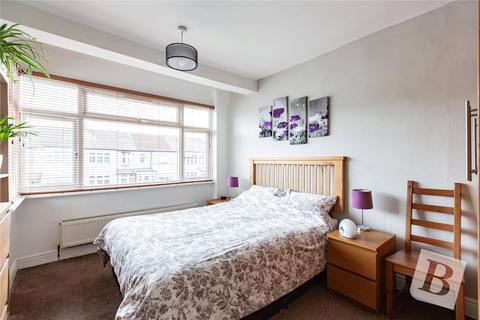 3 bedroom terraced house for sale, Beechfield Gardens, Romford, RM7