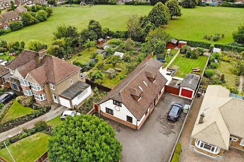 5 bedroom detached house for sale, Hollywood Lane, Wainscott, ME3