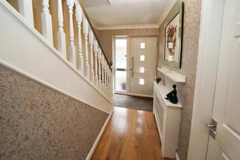 3 bedroom terraced house for sale, Riverside Court, Cliff Road, Hessle