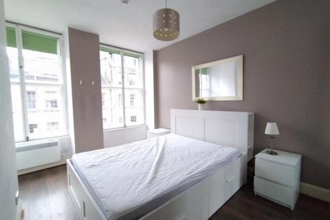 2 bedroom flat to rent, South Bridge, Edinburgh EH1