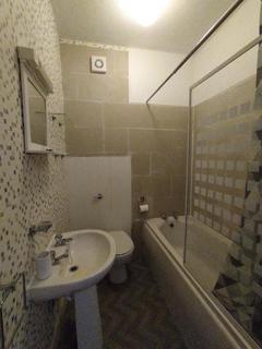 2 bedroom flat to rent, South Bridge, Edinburgh EH1