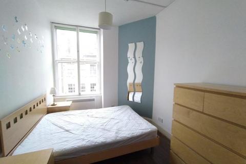 2 bedroom flat to rent, South Bridge, Edinburgh EH1