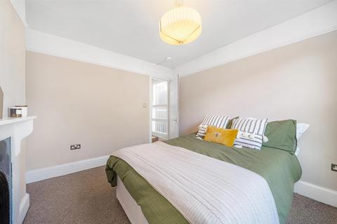 2 bedroom flat to rent, Railton Road, Herne Hill SE24