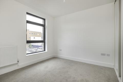 2 bedroom flat to rent, Medway Street Chatham ME4