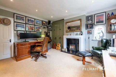 Long View House, 12 Wing Road, Manton, Oakham, LE15 8SZ
