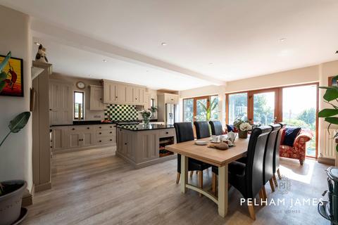 Long View House, 12 Wing Road, Manton, Oakham, LE15 8SZ