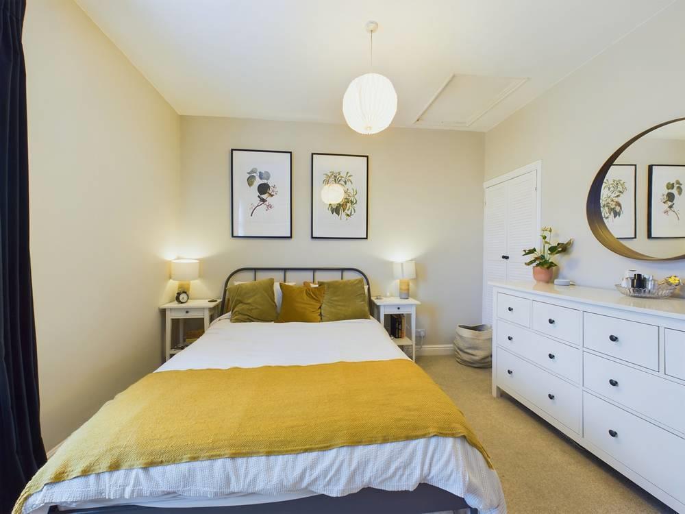 Bedroom 1-2.jpg