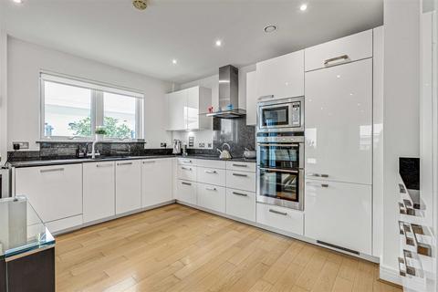 2 bedroom penthouse for sale, Holford Way, Putney, SW15