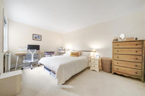 1 bedroom flat for sale, Kendal Place, Putney, London