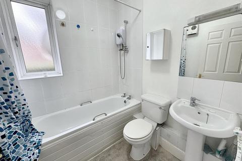 1 bedroom bungalow for sale, Arthingworth Street, London