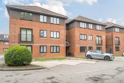 2 bedroom apartment to rent, Alexandra Avenue, Camberley GU15