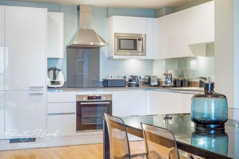 2 bedroom flat for sale, Dowells Street, London, SE10 9EB