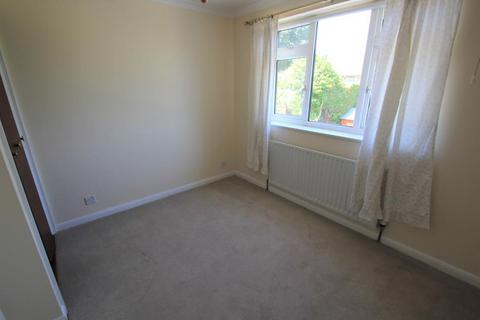 3 bedroom link detached house to rent, Martindale Road, Woking GU21