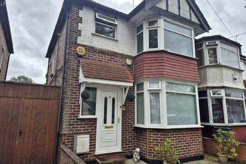 1 bedroom apartment to rent, Coniston Avenue, Perivale, UB6