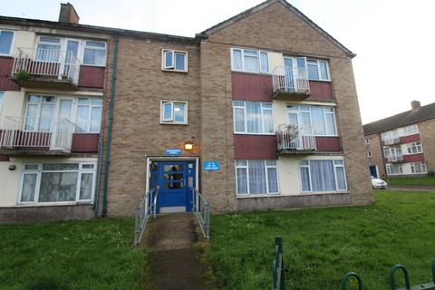 3 bedroom flat to rent, Hoe Lane, Enfield