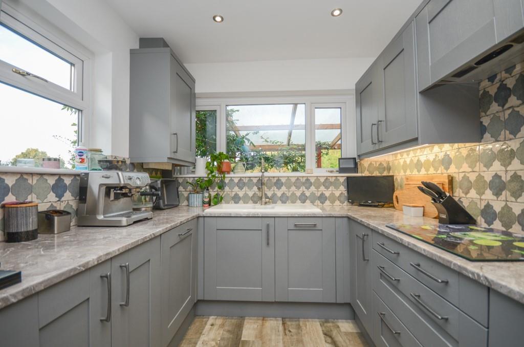 Kitchen pic 3.jpg