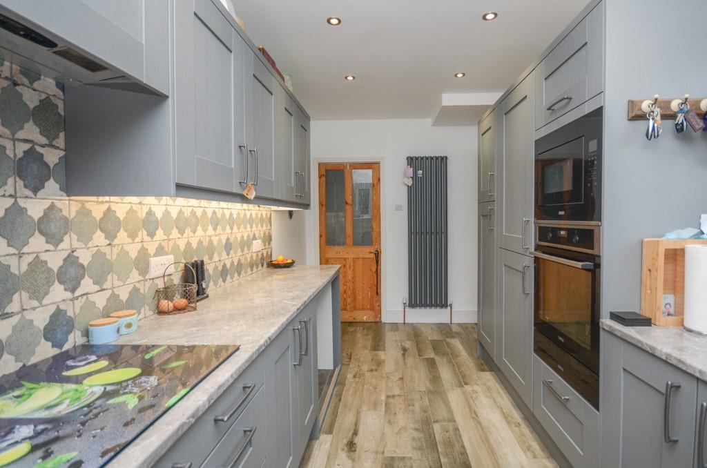 Kitchen pic 2.jpg