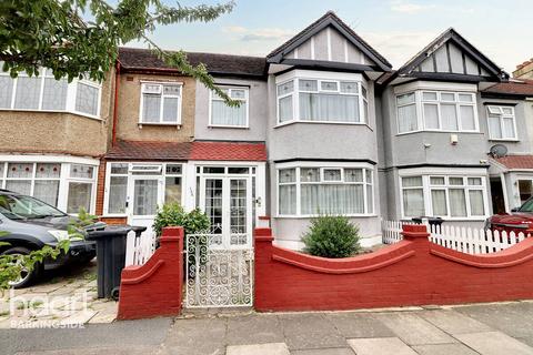 3 bedroom terraced house for sale, Springfield Drive, Gants Hill