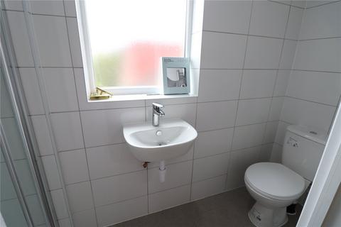 Studio to rent, Raynton Drive, Hayes UB4