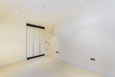 3 bedroom apartment for sale, Lockington Road, Battersea Exchange, SW8