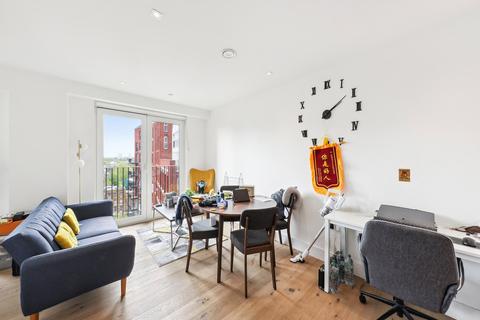 Studio for sale, Exchange Gardens, London, SW8