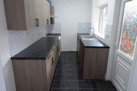 2 bedroom terraced house to rent, Church Street Doncaster Bentley