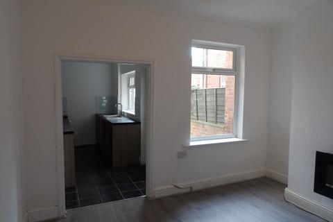 2 bedroom terraced house to rent, Church Street Doncaster Bentley