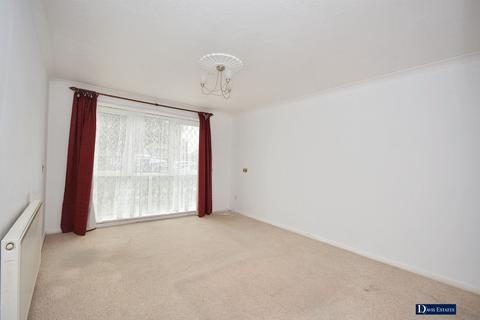 1 bedroom flat for sale, Hamilton Drive, Harold Wood, RM3