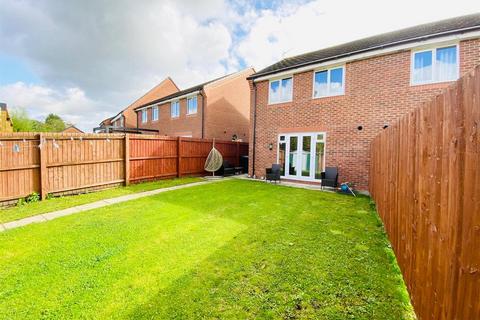 99 Eason Way, Ashton-under-lyne, OL6 9SX