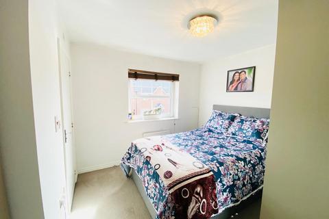99 Eason Way, Ashton-under-lyne, OL6 9SX