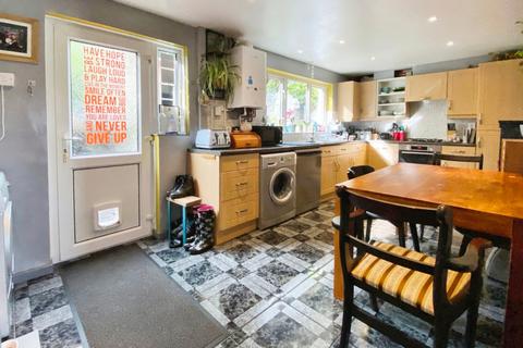 78 Brynglas, Gilwern, Abergavenny, NP7 0BW
