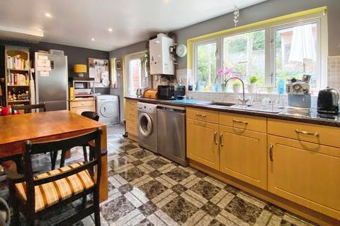 78 Brynglas, Gilwern, Abergavenny, NP7 0BW