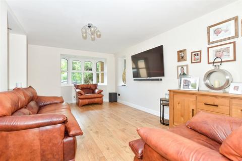 3 bedroom detached house for sale, Fielding Drive, Poets Development, Larkfield, Kent