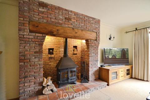 4 bedroom detached house for sale, Cheltenham Way, Cleethorpes DN35