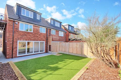 4 bedroom semi-detached house for sale, Frenchs Close, Ware SG12