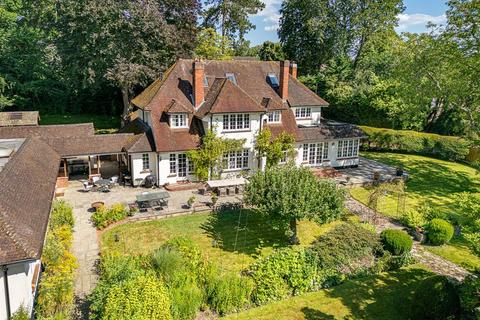 6 bedroom detached house for sale, The Shealing, Backsideans, Wargrave, Reading, Berkshire, RG10