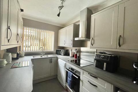 3 bedroom semi-detached house for sale, Moyle Close, Rainham