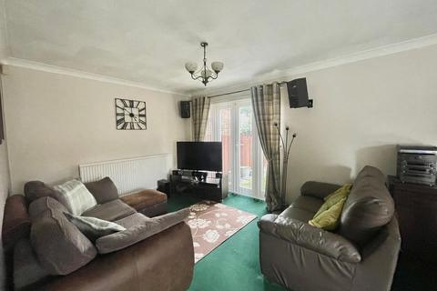 3 bedroom semi-detached house for sale, Moyle Close, Rainham