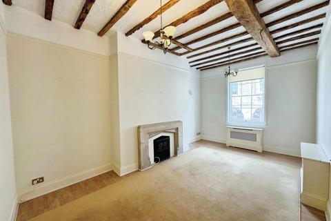 3 bedroom apartment for sale, Market Street, Warwick