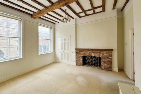 3 bedroom apartment for sale, Market Street, Warwick