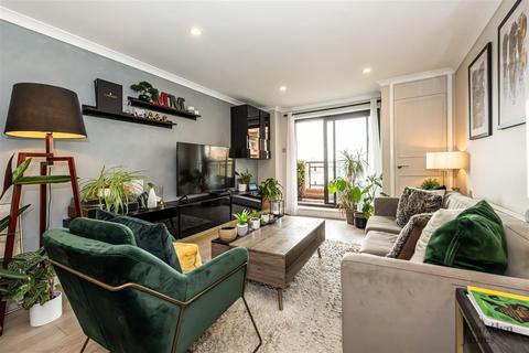 2 bedroom apartment for sale, Free Trade Wharf, The Highway, London, E1W