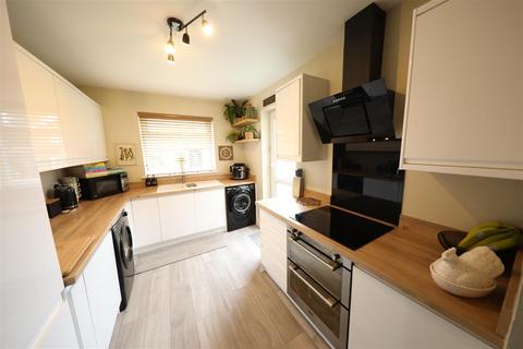 3 bedroom terraced house for sale, North Road, Hull